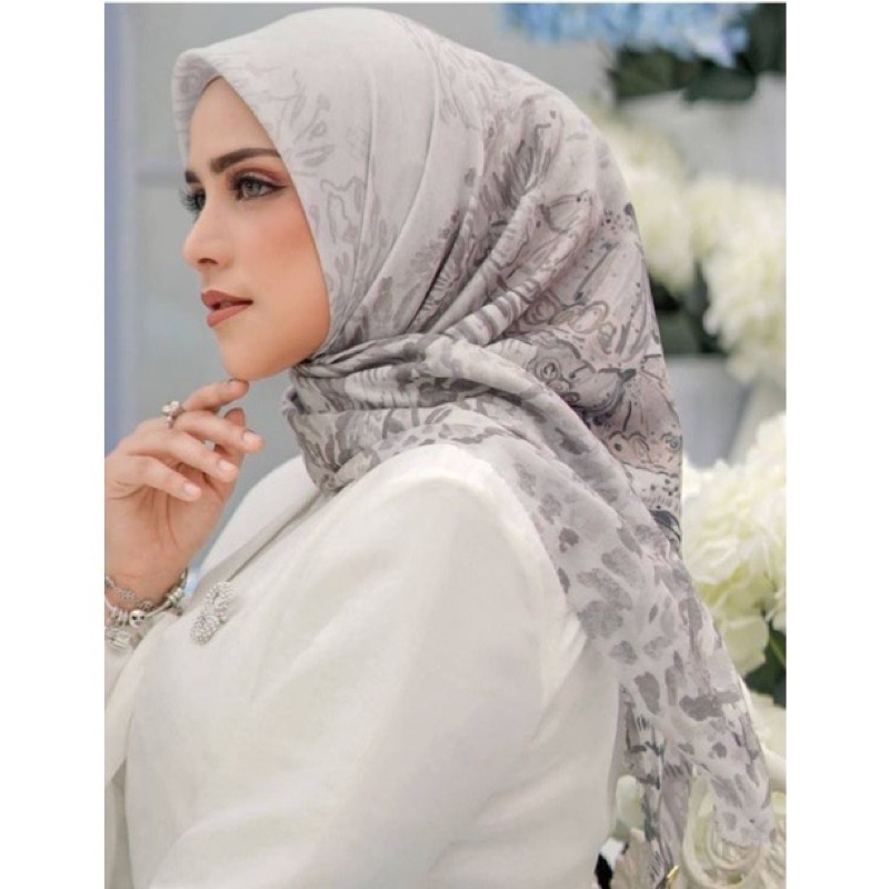 NEW Buttonscarves Farsha - Bone