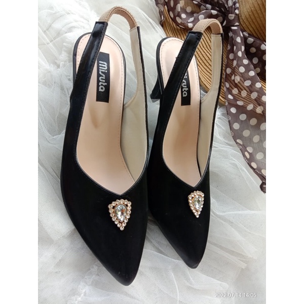 Misuta Febyola Pancus heels runcing Premium