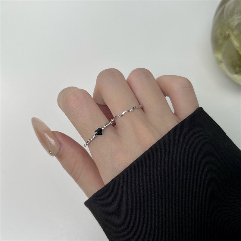 2pcs / Set Cincin Jari Telunjuk Desain Hati Warna Hitam