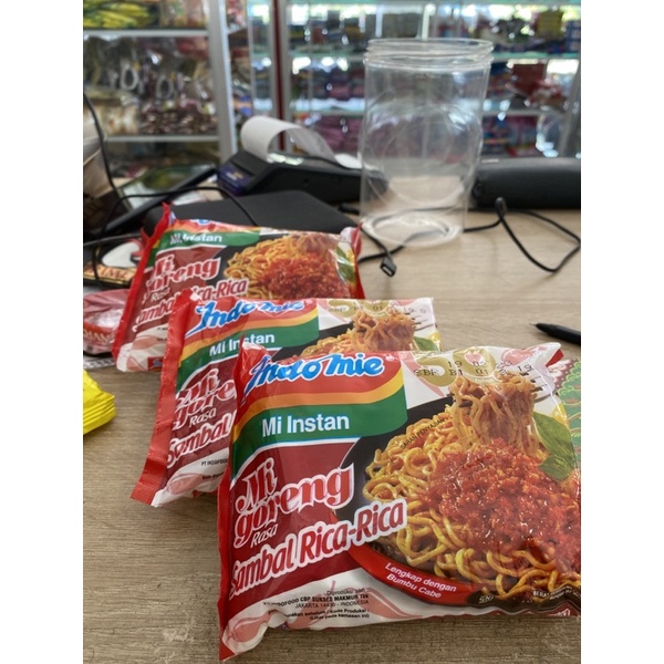 

indomie goreng rasa sambal rica-rica