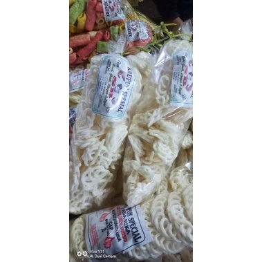 

Cemilan Kerupuk Siap Makan , Kerupuk Bungkusan Ukuran Besar