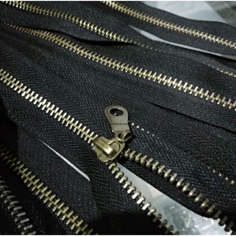 resleting / sleting jaket gigi besi / panjang 65cm