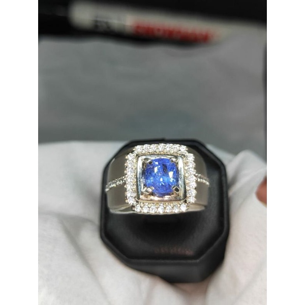 natural blue sapphire Ceylon