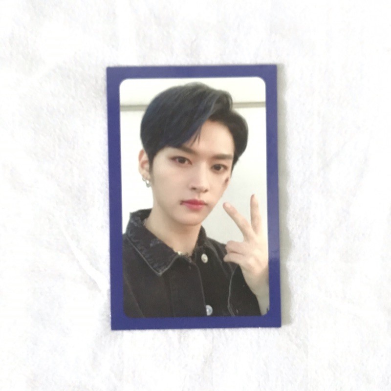 STRAY KIDS LEVANTER LEE KNOW BLUE BORDER PC