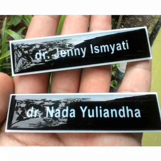 

name tag/ bad nama dada dengan bahan akrilik
