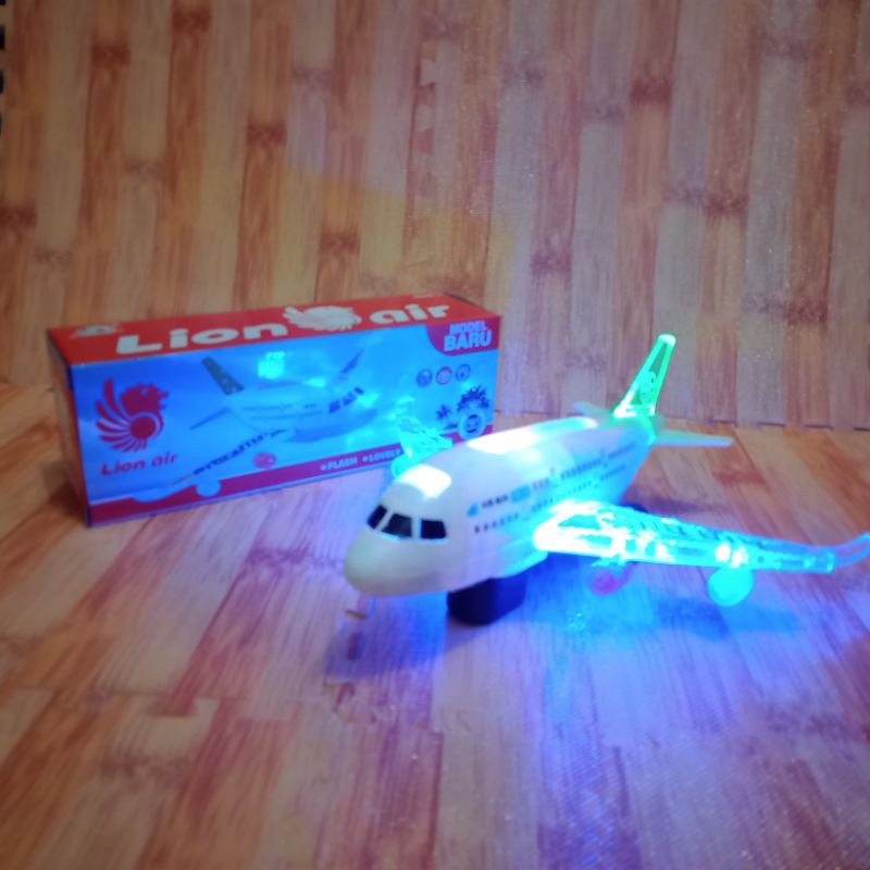 mainan pesawat Mini Lion Air Lampu dan Suara Free Baterai