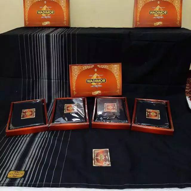 Wadimor Sarung Tenun Hitam Polos / Hitam Tumpal Garis / NTPL / HTPL / Wadimor Motif Bali /  Mangga G