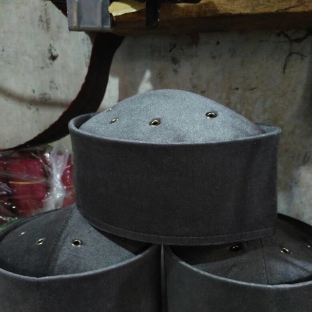 Peci UJE abu-abu bludru