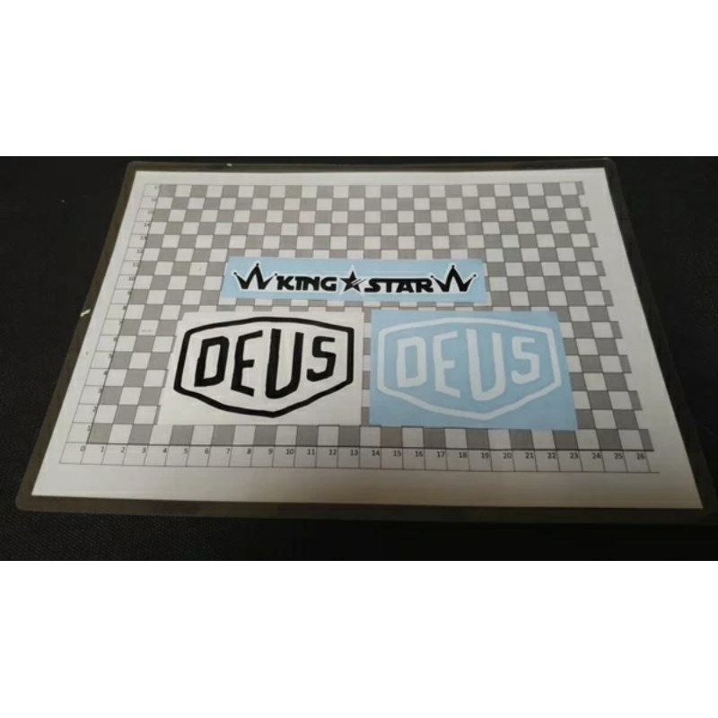 

stiker cutting DEUS