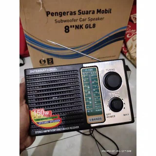 RADIO INTERNATIONAL F4250 AC DC FM