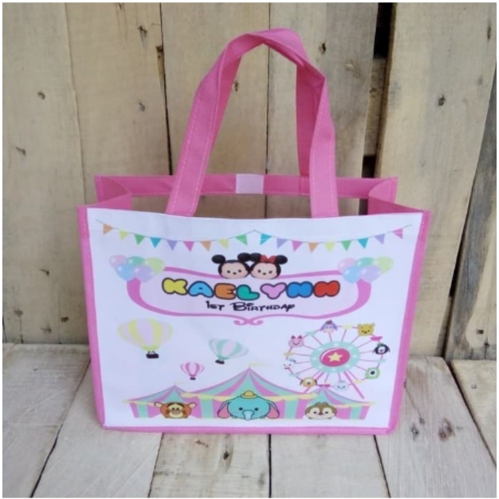 

TAS MIKA GOODIE BAG ULTAH ANAK CUSTOM 25 X 14 X 20 (pxlxt)