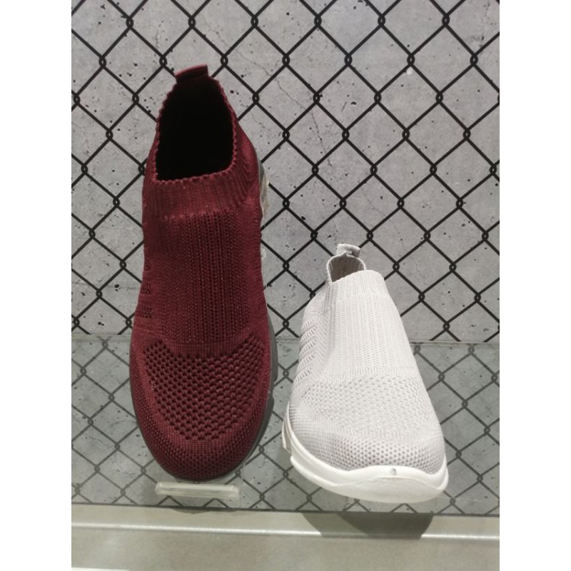 Sneakers Wanita Laviola