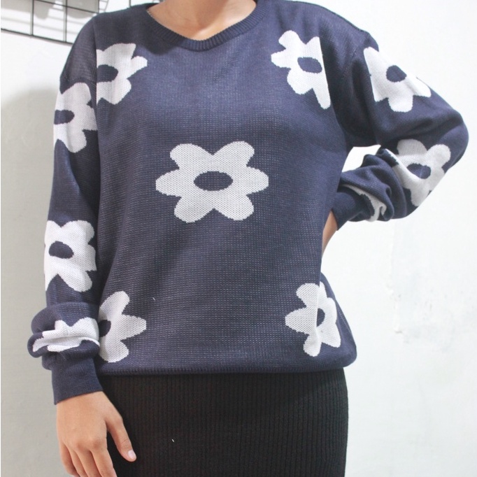 SWEATER RAJUT MOTIF BUNGA