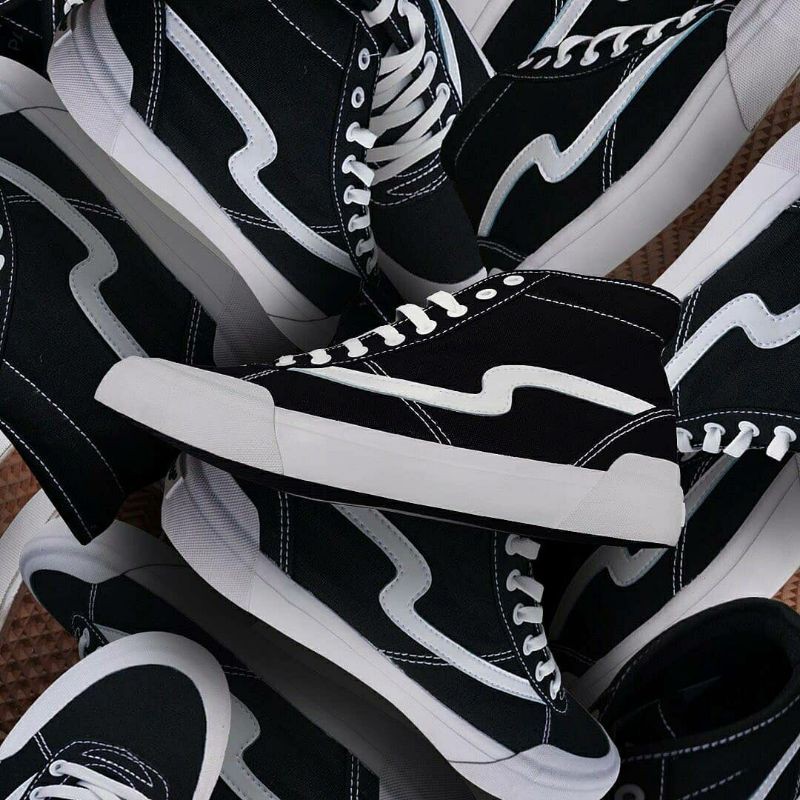 Patrobas Black White High