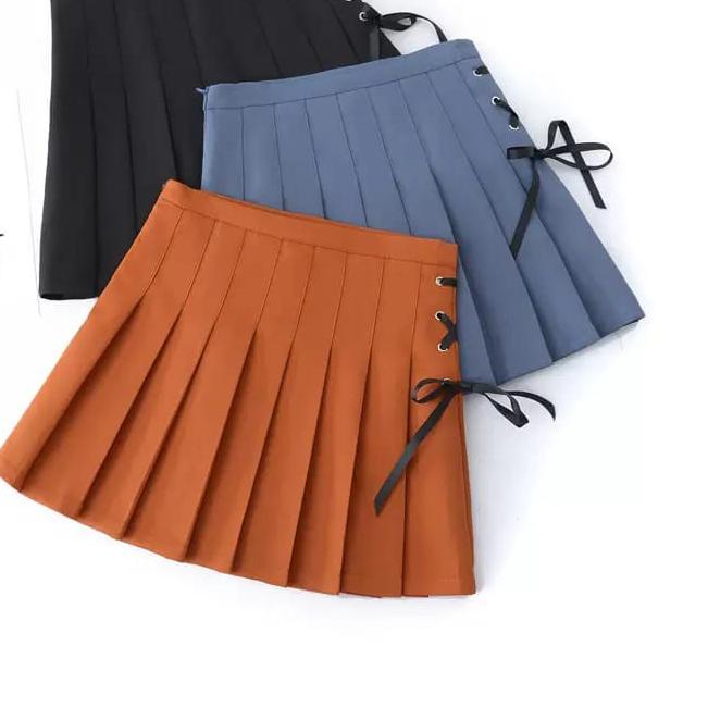 

♘ READY LMB KOREAN TENNIS SKIRT TALI PITA PUTIH DENGAN LUBANG ▼