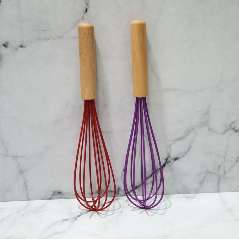 Simple silicone balloon whisk with wooden handle / pengocok telur silikon gagang kayu