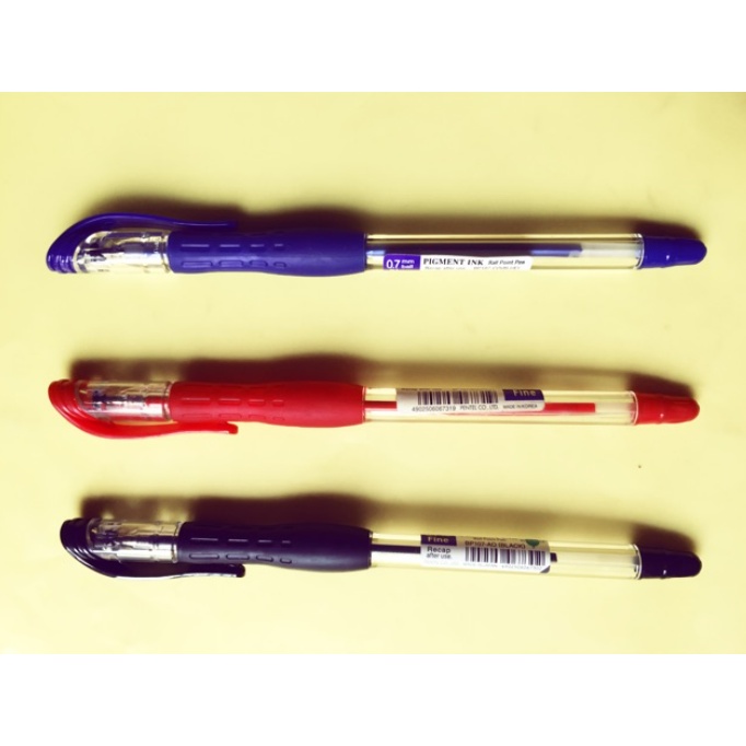 

Rolly Ballpoint Pen PENTEL BP 107 0.7 mm warna hitam, biru, merah