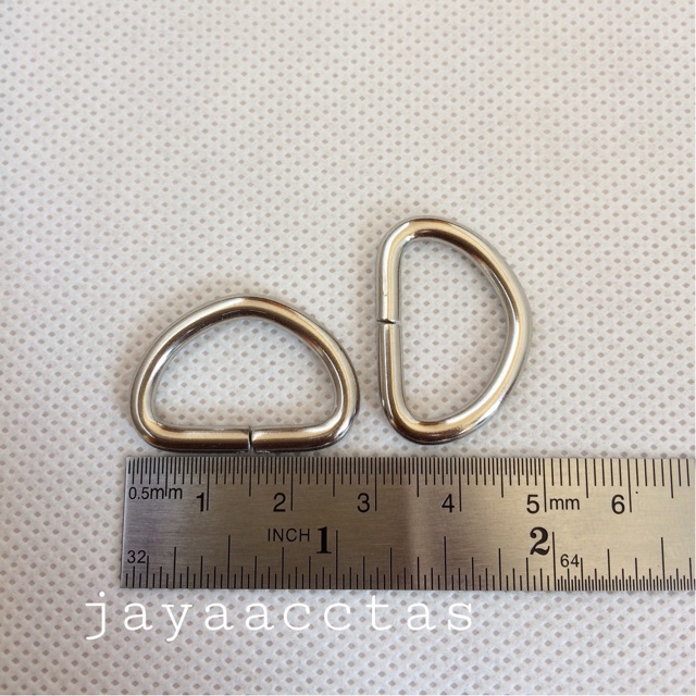 Ring D tas 2.0 cm antigold