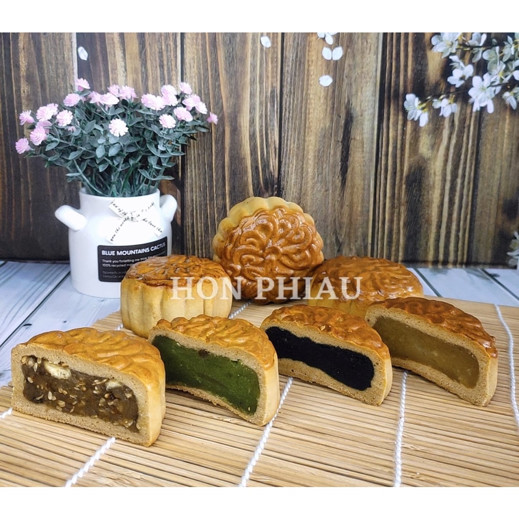 

KUE BULAN/MOON CAKE/THIONG CIU PIA TAUSA/GOJIN PIA UKURAN NO 2 MERK HON PHIAU