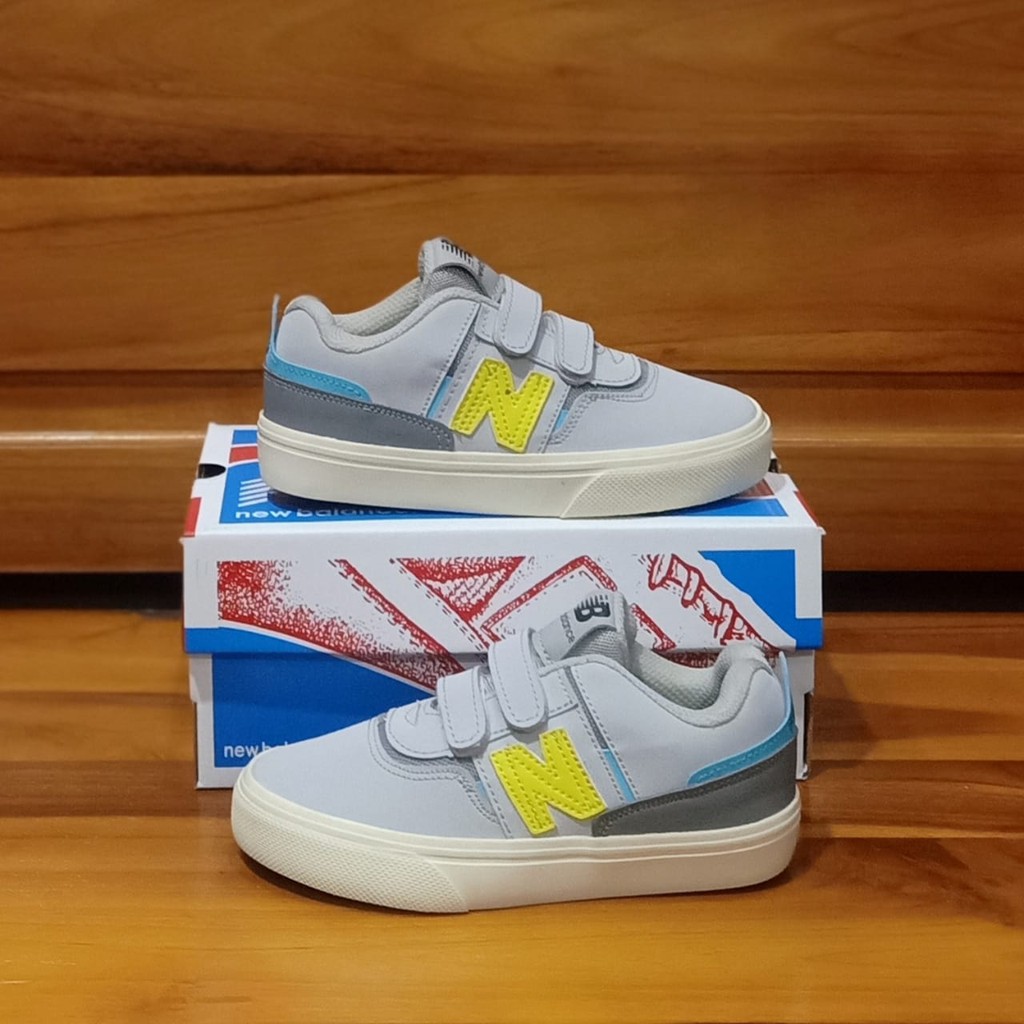 Sepatu anak sneakers perempuan dan laki laki sekoalah terbaru