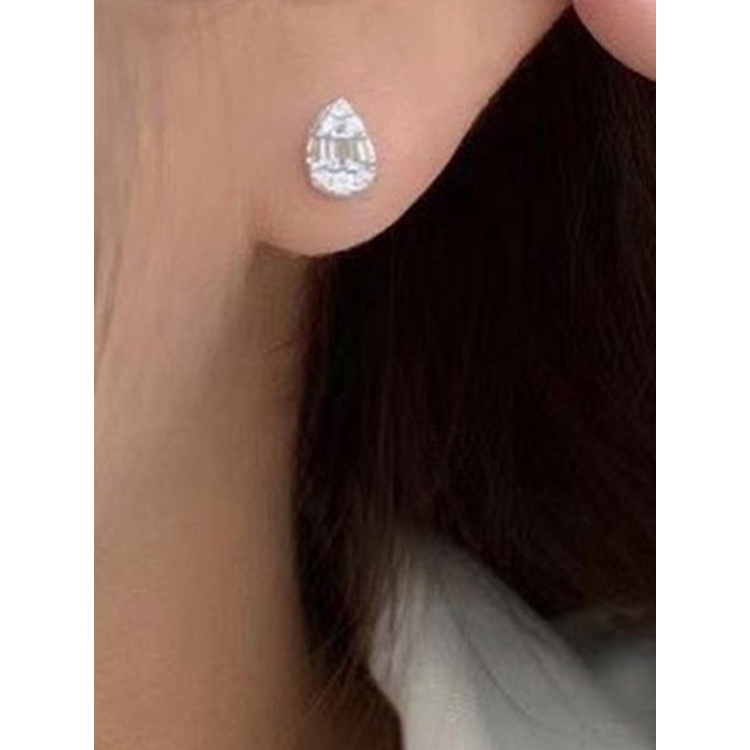 Anting Stud Bentuk Tetesan Air Warna Silver Aksen Kristal Kubik Zirkonia Untuk Wanita