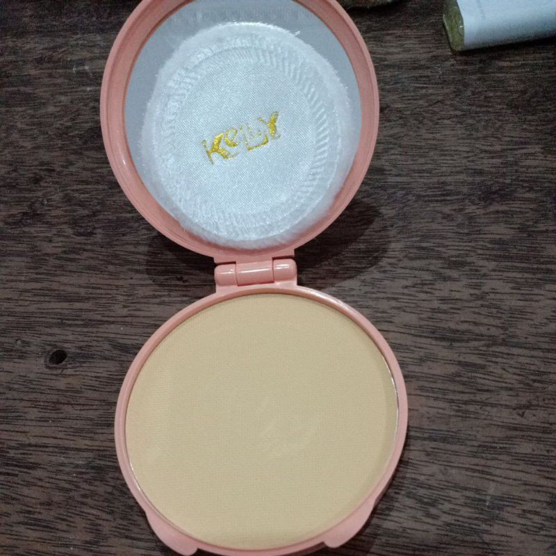 Kelly Beauty Powder Bedak Padat Kelly Kuning Langsat / Natural Kelly Compact Powder