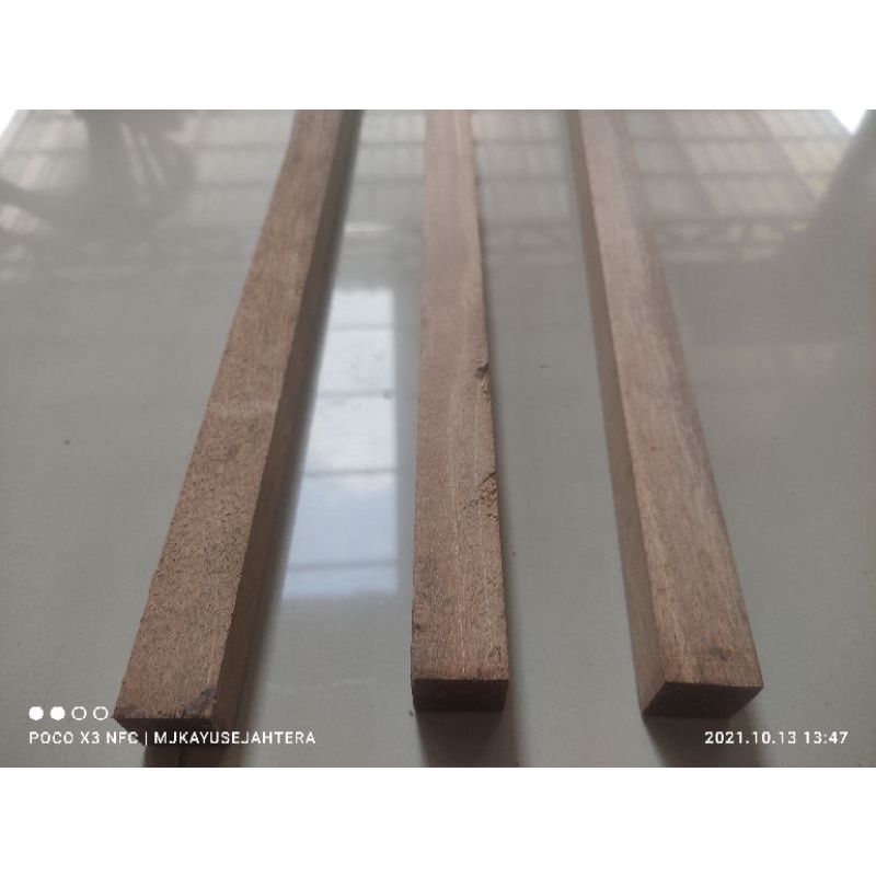 Stik / Kaso Kayu Bengkirai Halus Ukuran 2,5 x 2,5 x