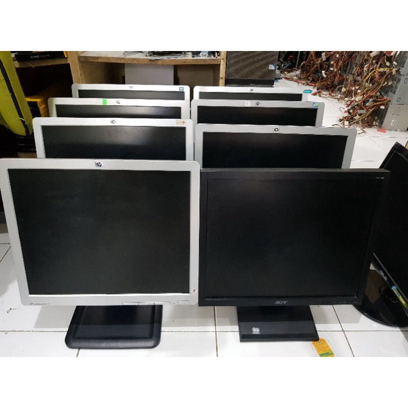 Monitor pc builtup 17&quot; kotak square normal