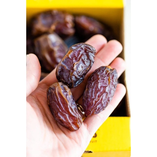 

kurma medjol California kemasan kardus 1kg/kurma medjol California kemasan kardus 1kg/kurma medjol kemasan murah