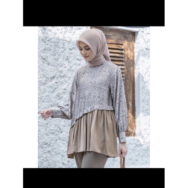 Rhea Shirt by heaven lights warna Sand