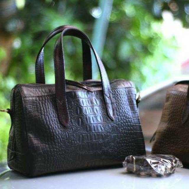 TAS WANITA KULIT ASLI WARNA HITAM MOTIF BUAYA CROCO EMBOS MODEL SIDNEY SATCHEL SPEEDY