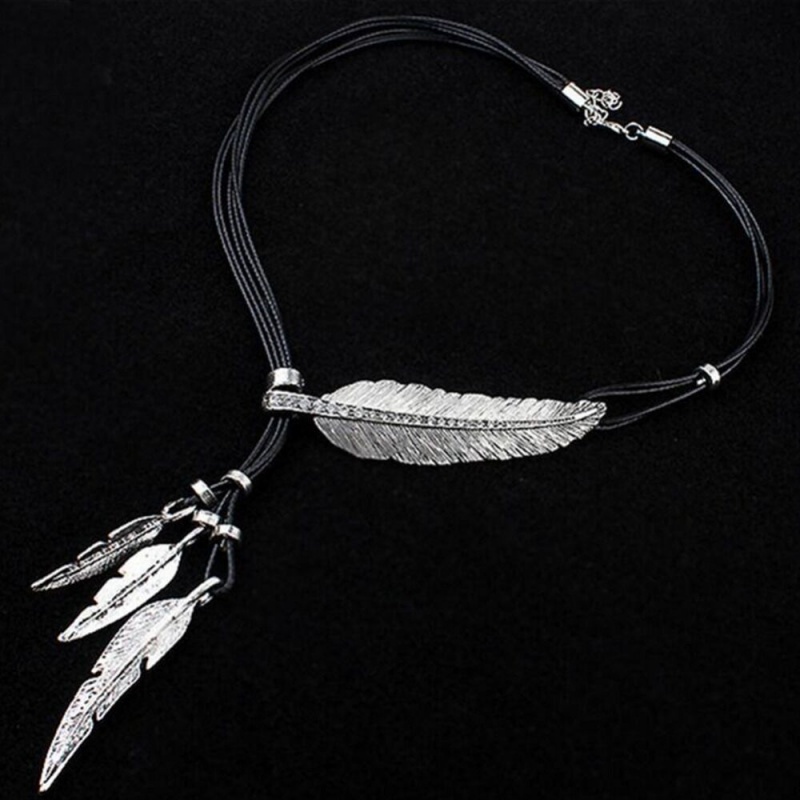 Kalung Rantai Klavikula Multi Layer Liontin Daun Bulu Pohon Bahan Stainless Steel Untuk Wanita