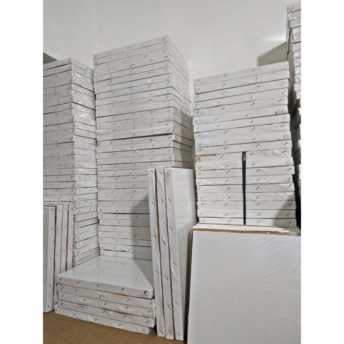 

YUH Kanvas ukuran 40x50 Putih