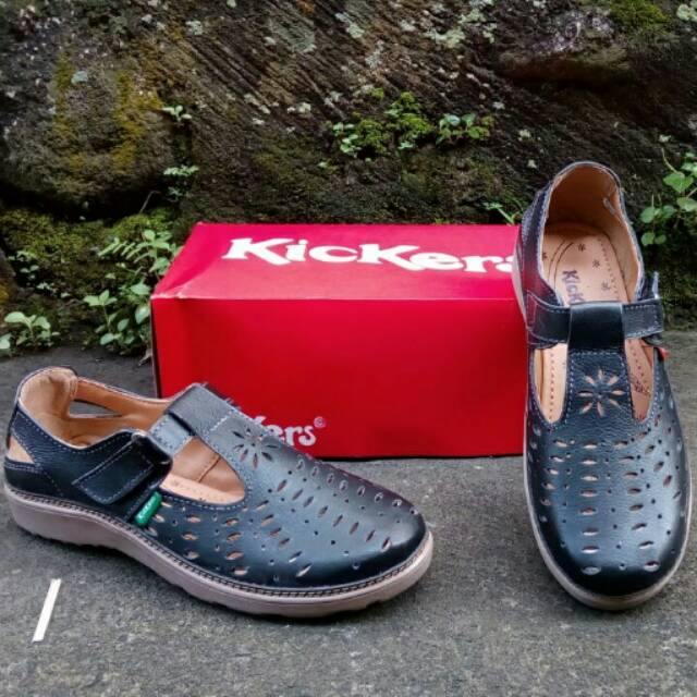 sepatu sandal kickers wanita