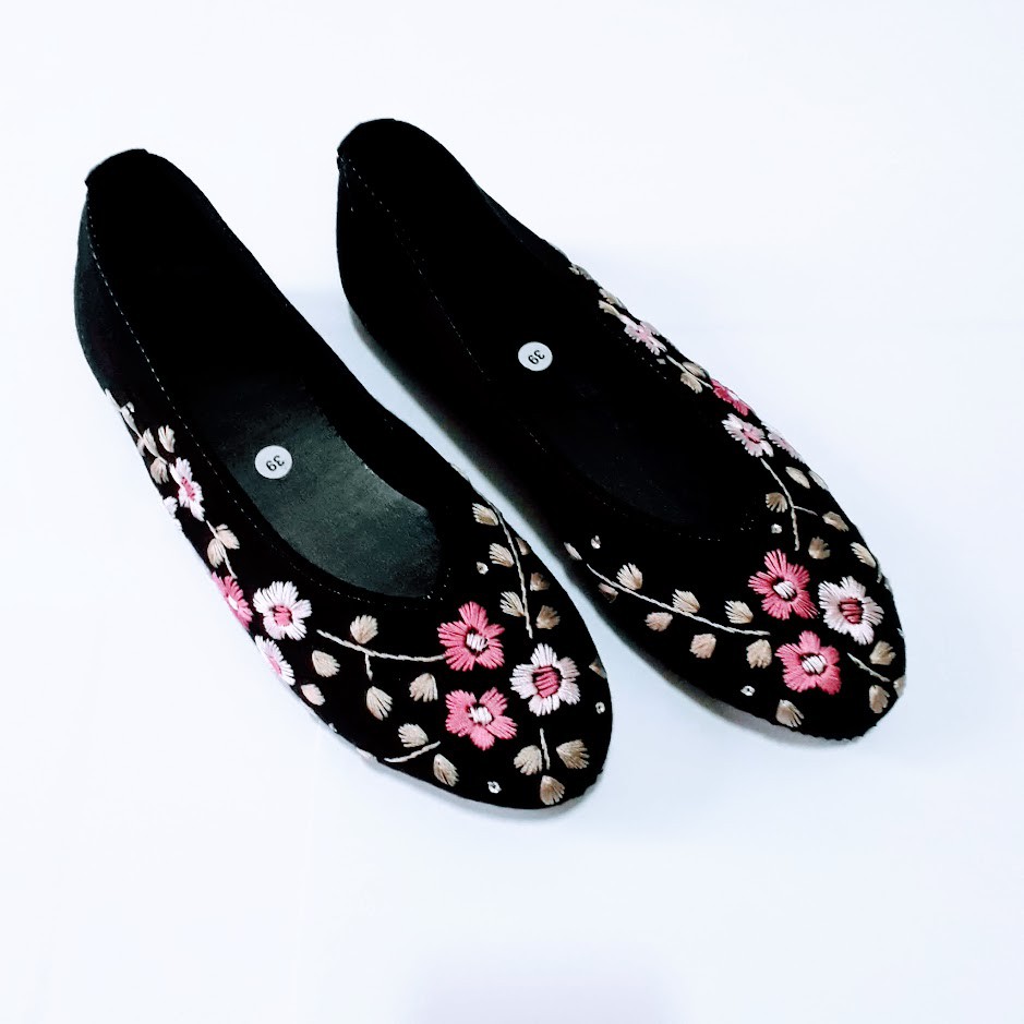 etnik fashion sepatu wanita flat slip on sulam hitam