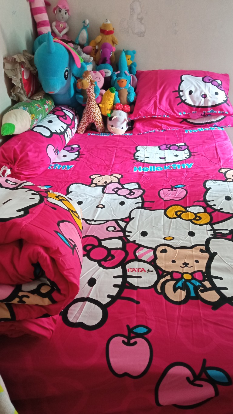 Sprei Queen Fata Hello Kitty Apel 160x200 Cm - Sprei Queen Size
