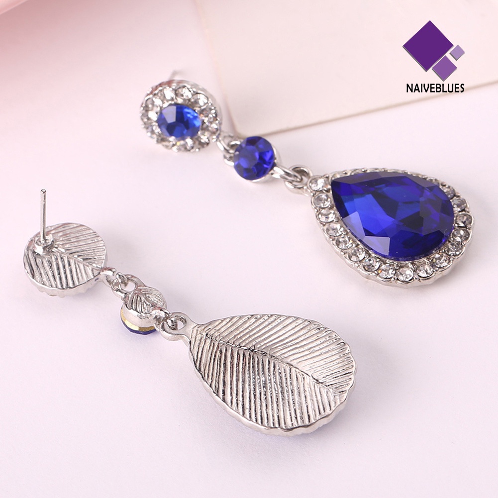 Anting Stud Panjang Bentuk Waterdrop Aksen Berlian Imitasi Untuk Wanita