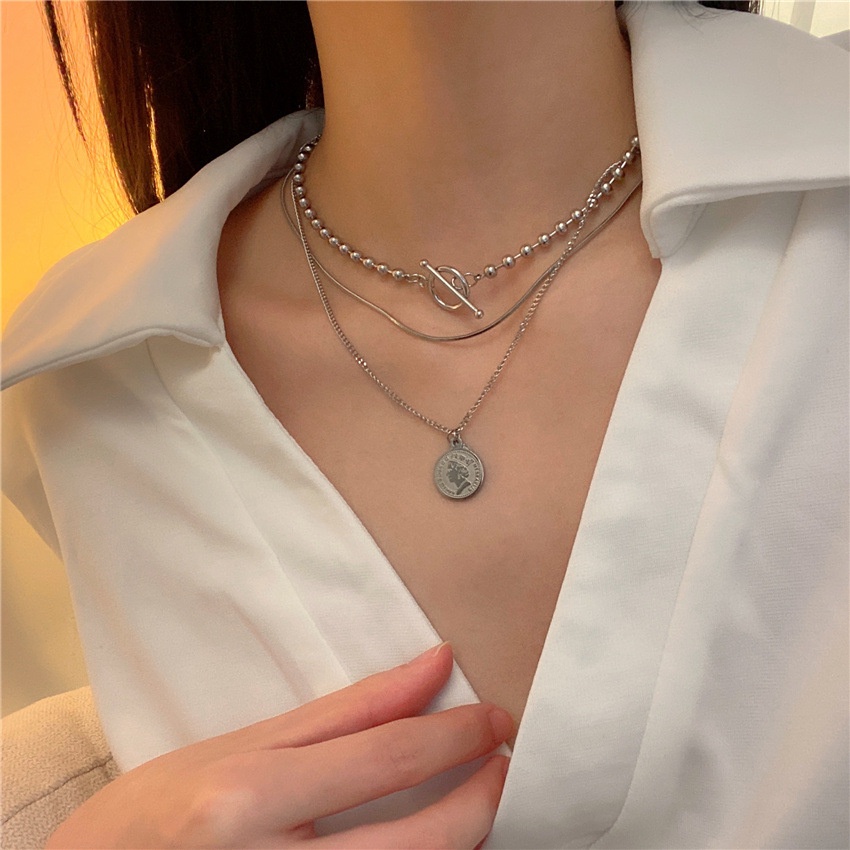 Kalung Rantai Tiga Lapis Bahan titanium steel Dengan Liontin Bulat