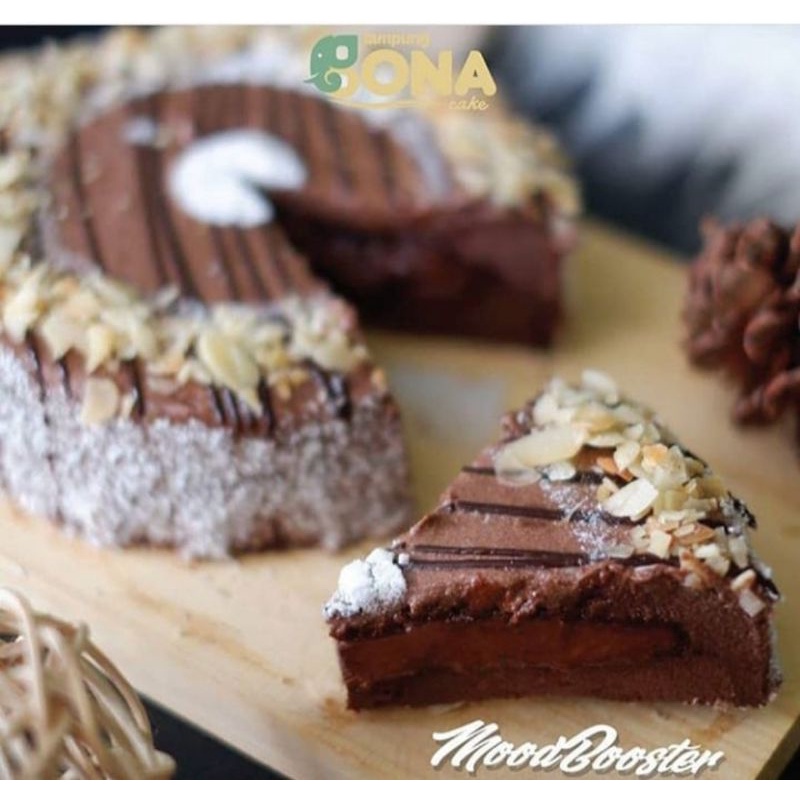 

LAMPUNG BONA CAKE - Varian Choco Hazelnute