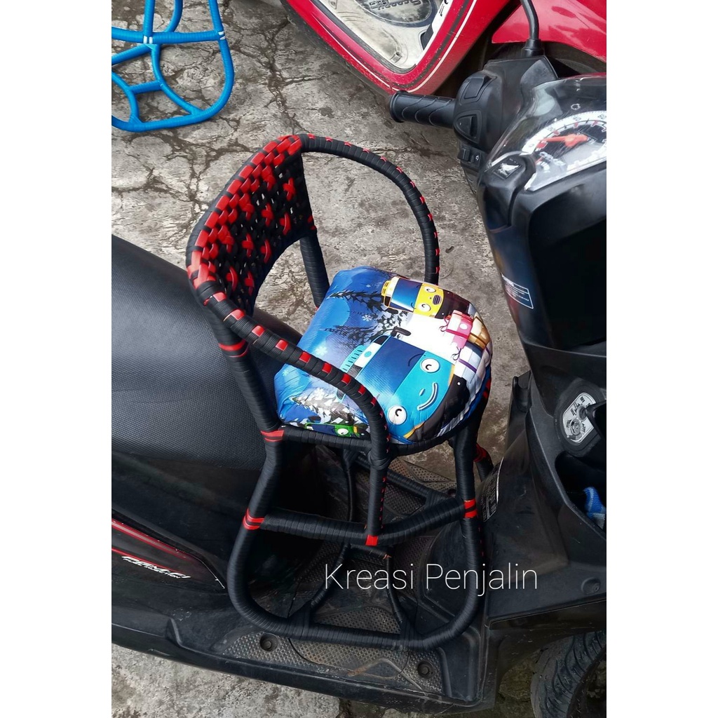 SPESIAL EDISI WARNA HITAM KURSI BONCENGAN ANAK MOTOR MATIC ROTAN / KURSI BONCENGAN ANAK MOTOR MATIC / KURSI ANAK DEPAN MOTOR MATIC / KURSI ROTAN /  KURSI ROTAN MOTOR MATIC