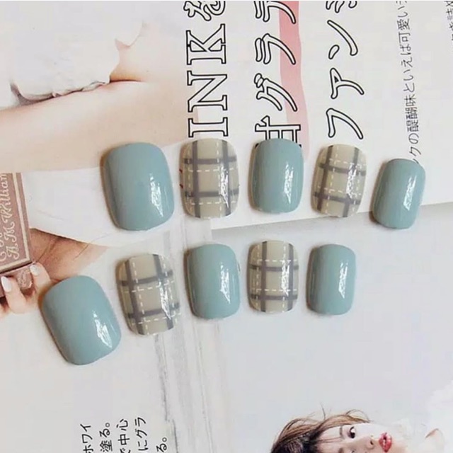 

24TIPS FAKENAILS ( MOTIF )