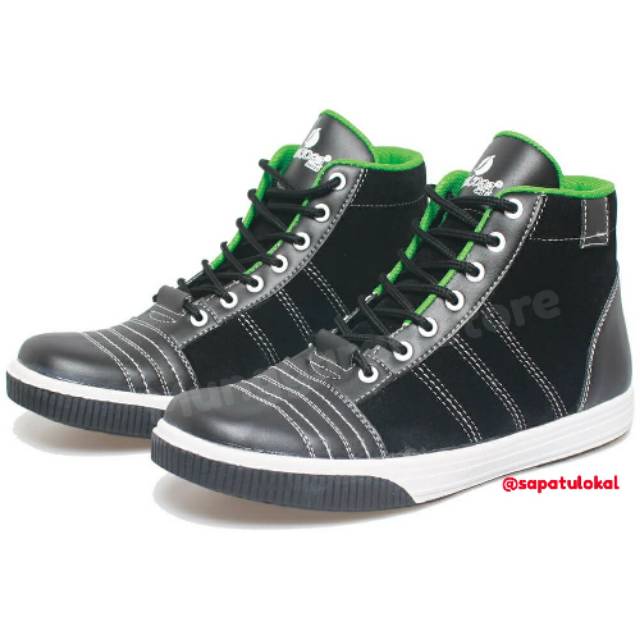 Unik Sepatu Pria Sneaker Model Terbaru