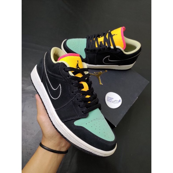 Jordan 1 low Black Aurora green laser orange