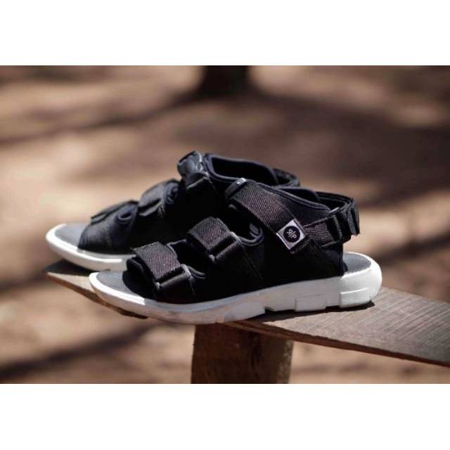 Sandal Runo Project Wakatobi Black