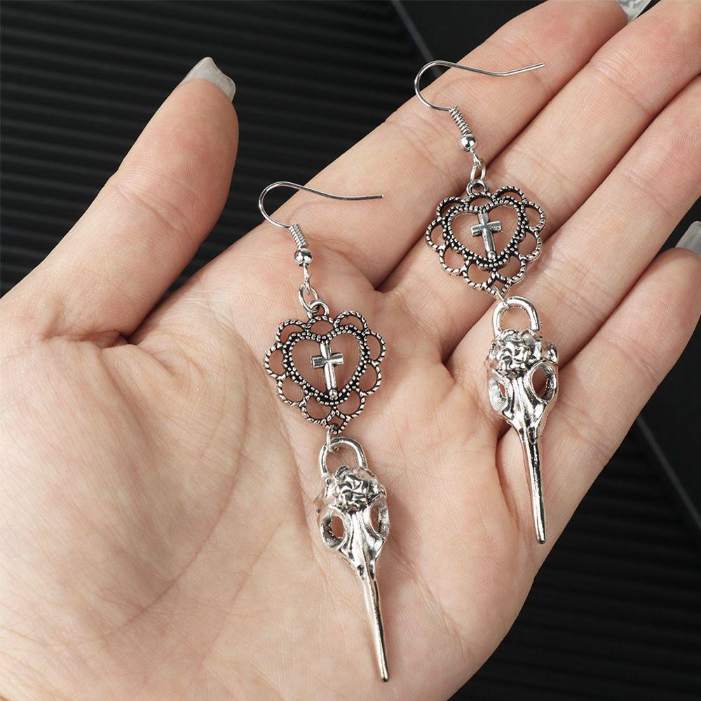 Lily Crow Anting Tengkorak Goth Aestheic Menjuntai Anting Punk Hadiah Seni Gelap