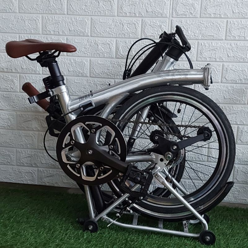 united trifold 7s  silver second