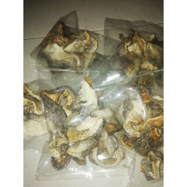 

Krupuk kulit ikan khas indramayu 50grm