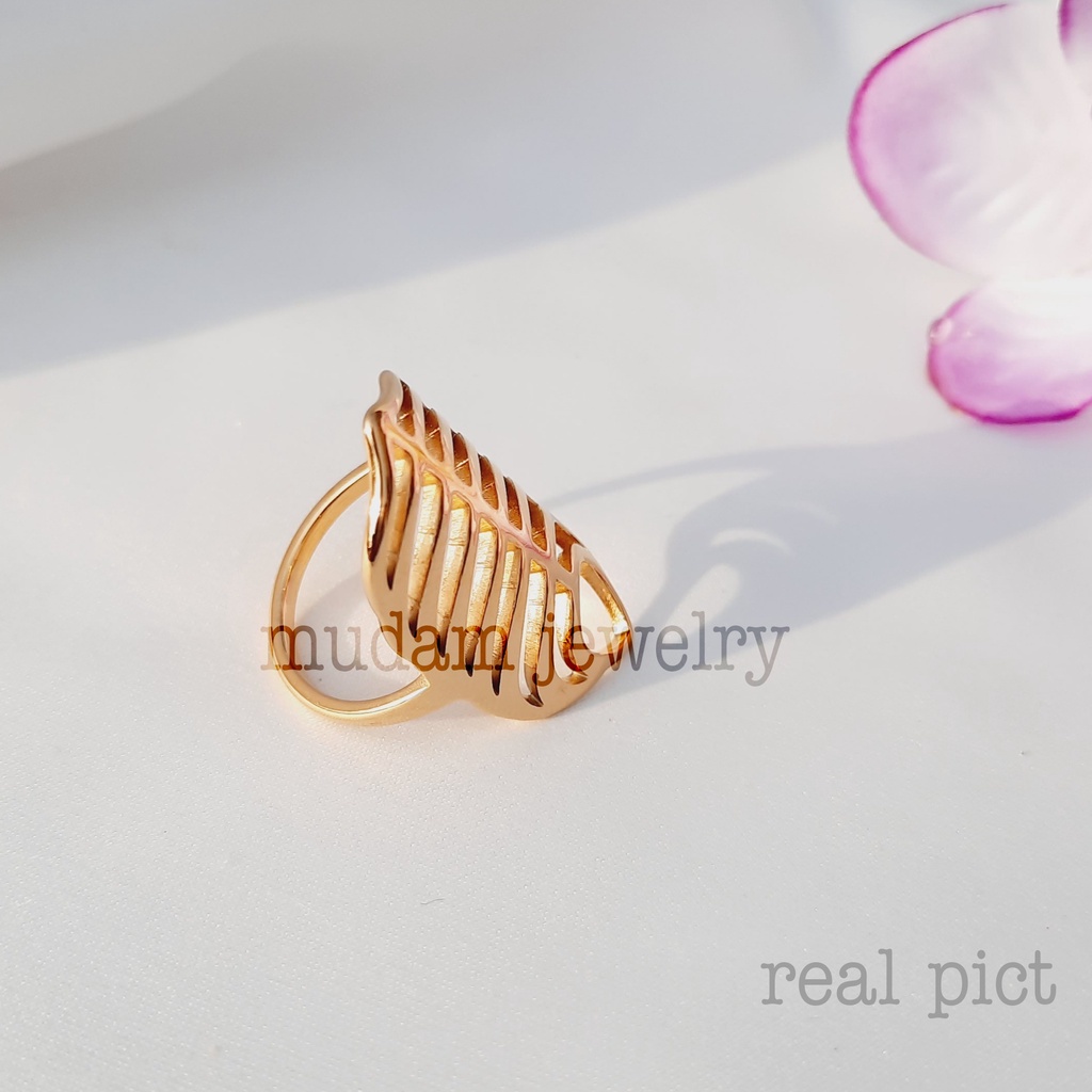 Cincin Titanium Model Leaf Veins Fashion Wanita Warna Gold