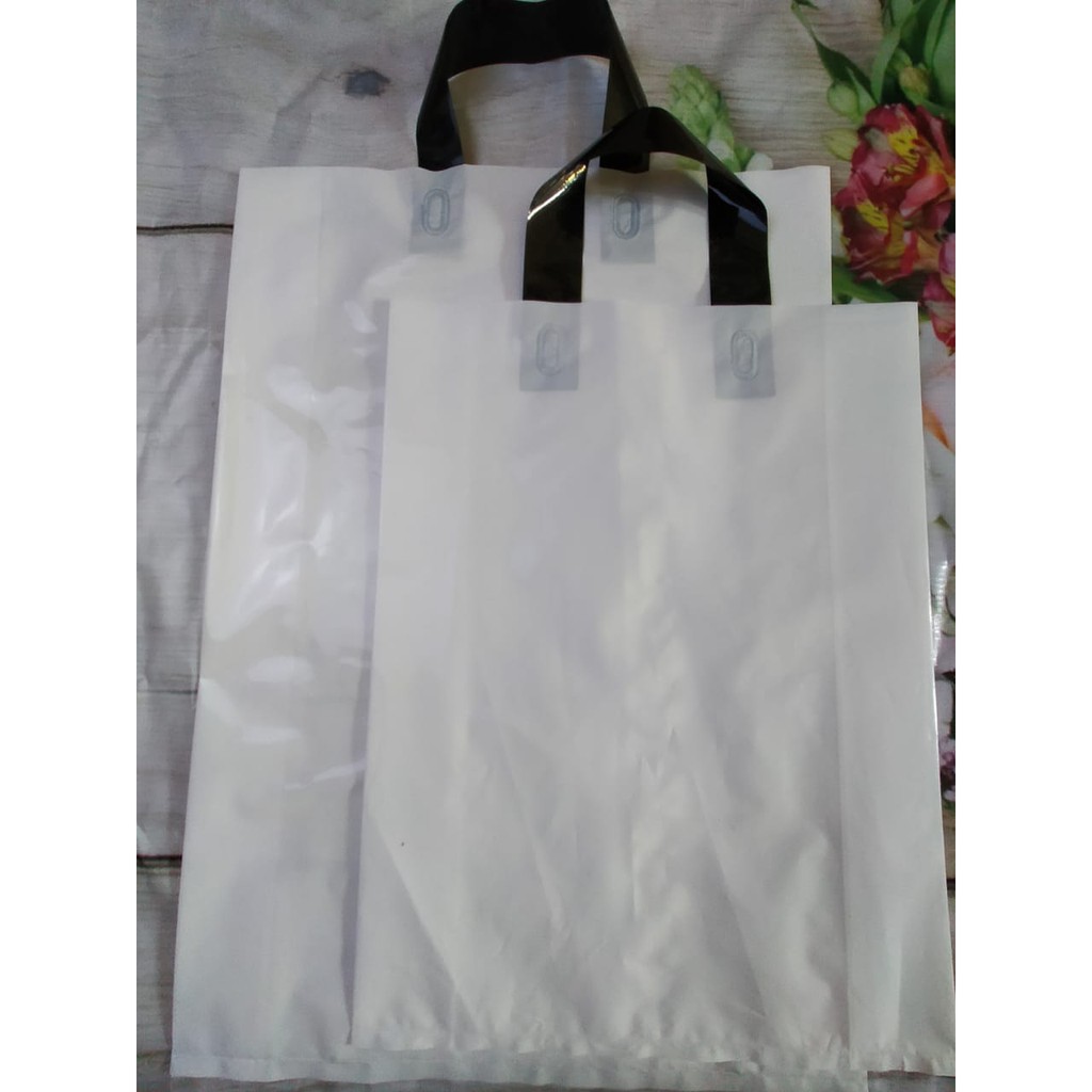 (Ecer) Plastik Olshop Baju PE Soft handle Tebal 0.8 Uk 30x40 Lipat samping plastik Packing tanpa sablon