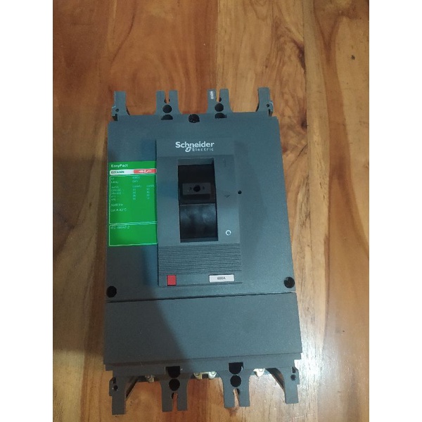 MCCB SCHNEIDER 600AMPER EZC630N
